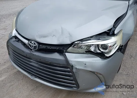 2015 Toyota Camry Xle z USA, uszkodzony, nr VIN 4T1BF1FK2FU948869